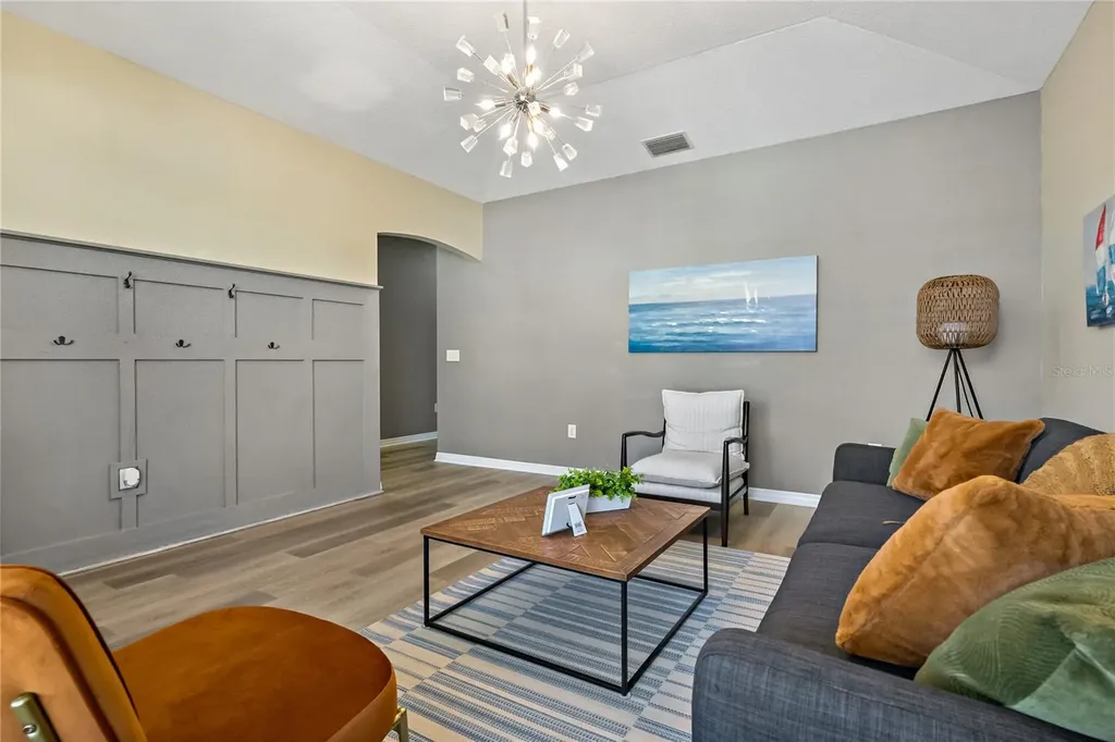 513 Meres Boulevard Tarpon Springs FL 34689