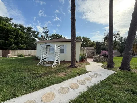 465 Briarcliff Avenue Eustis FL 32726