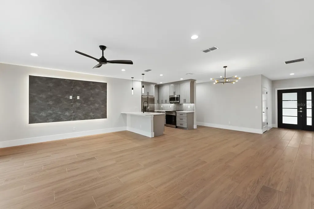 455 Riverview Avenue Sanford FL 32771