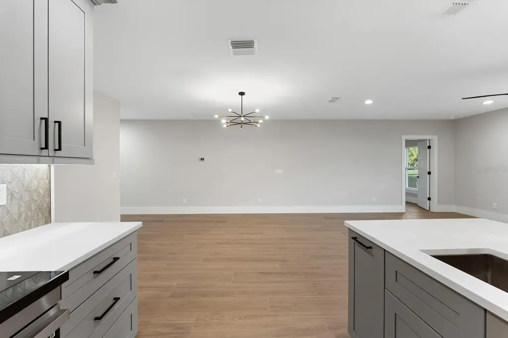455 Riverview Avenue Sanford FL 32771