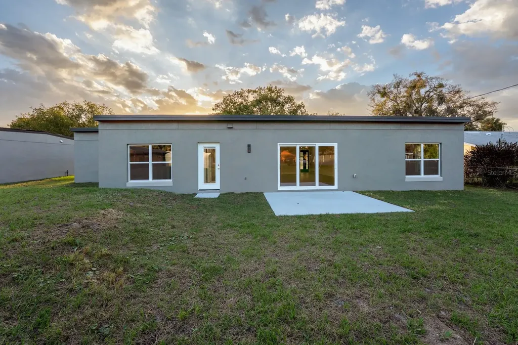 455 Riverview Avenue Sanford FL 32771