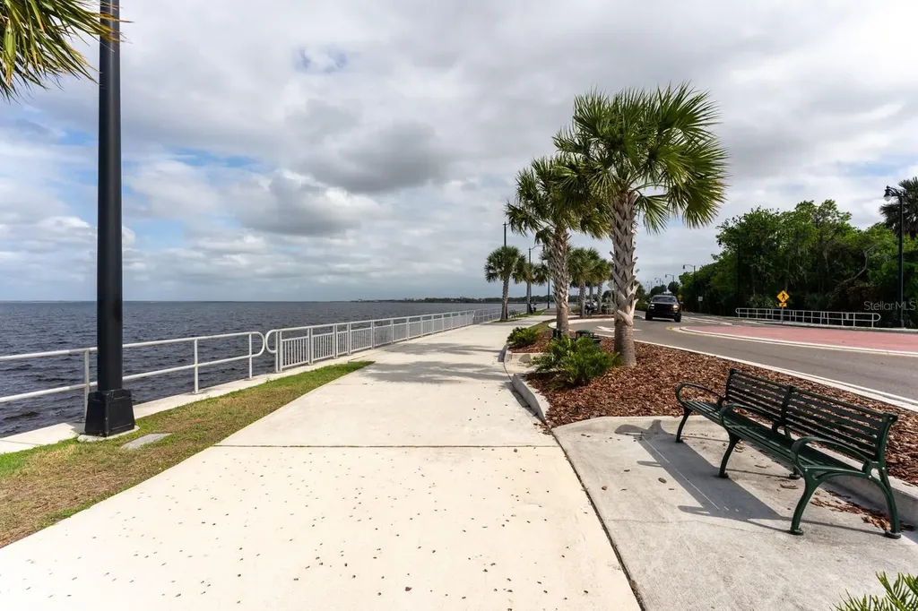455 Riverview Avenue Sanford FL 32771