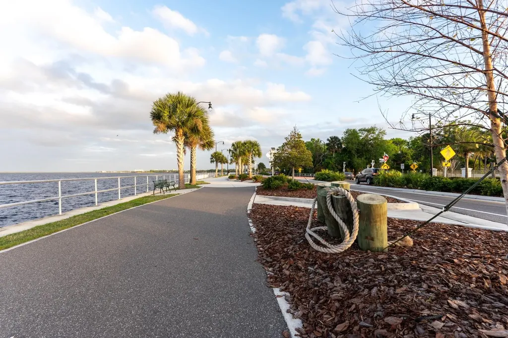 455 Riverview Avenue Sanford FL 32771