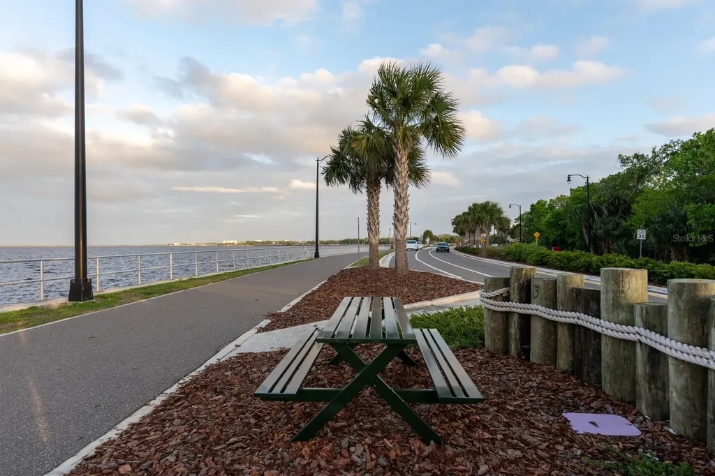 455 Riverview Avenue Sanford FL 32771