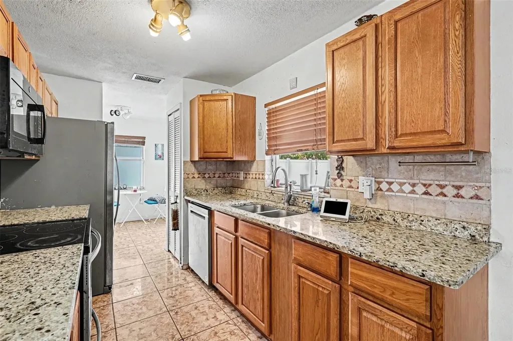 4 Carmona Way Kissimmee FL 34758