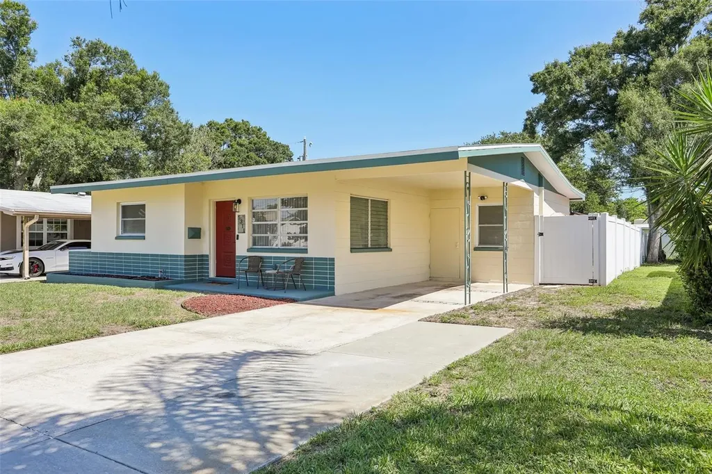 5311 39th Avenue N St Petersburg FL 33709