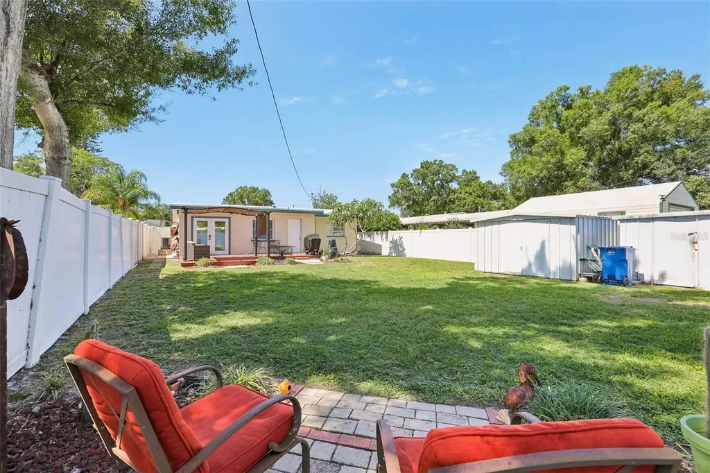 5311 39th Avenue N St Petersburg FL 33709