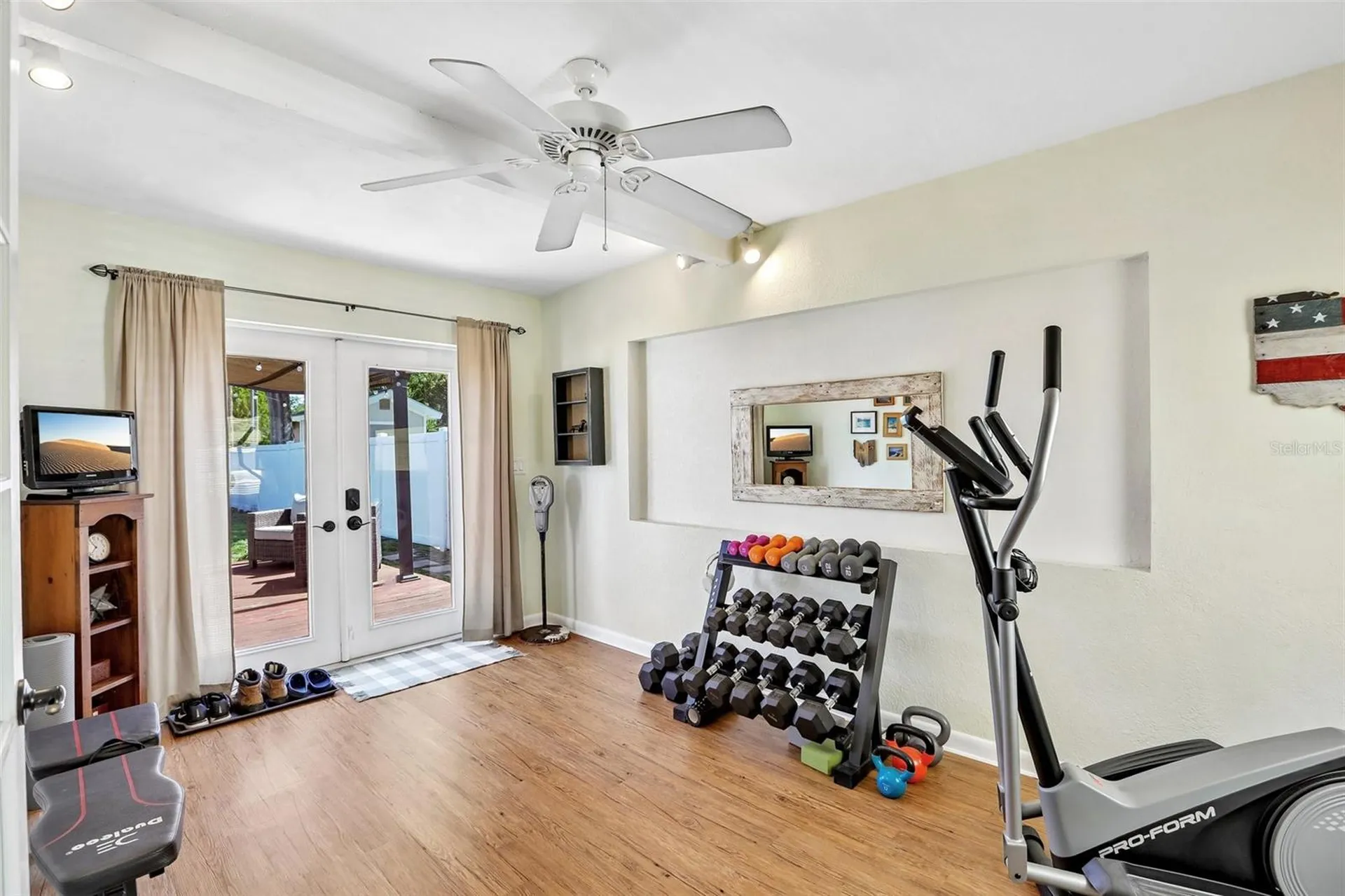 5311 39th Avenue N St Petersburg FL 33709