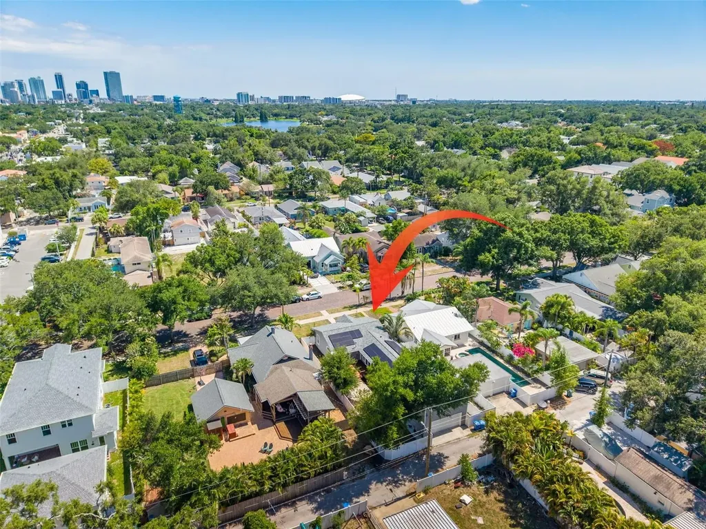 445 25th Avenue N St Petersburg FL 33704