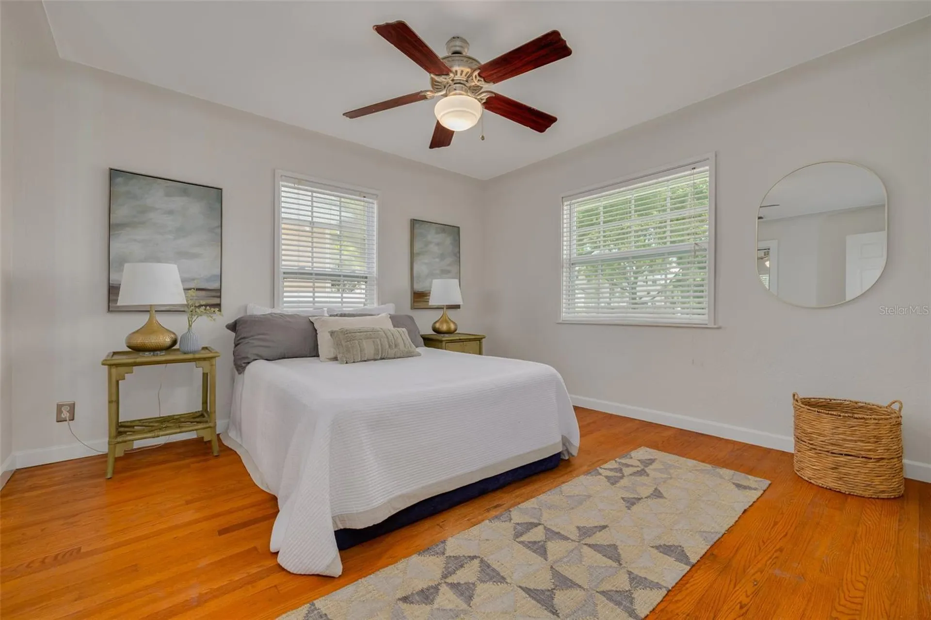 445 25th Avenue N St Petersburg FL 33704