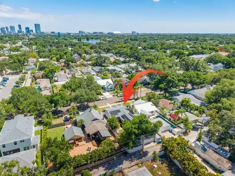 445 25th Avenue N St Petersburg FL 33704