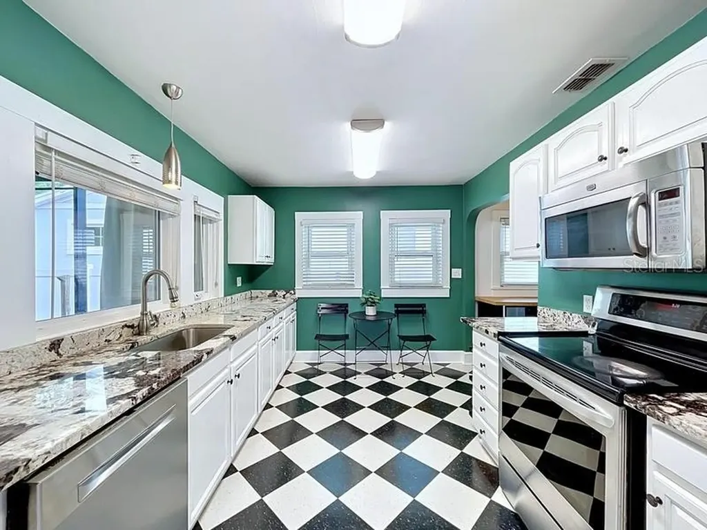 4334 18th Street N St Petersburg FL 33714