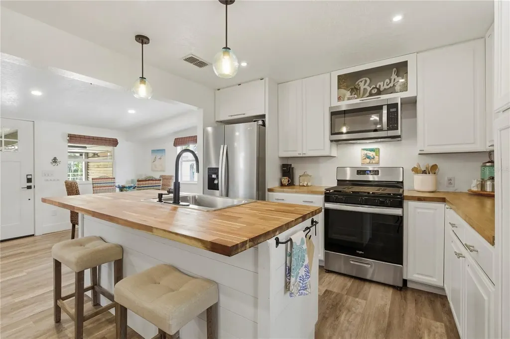 5251 Alpaca Drive Weeki Wachee FL 34607