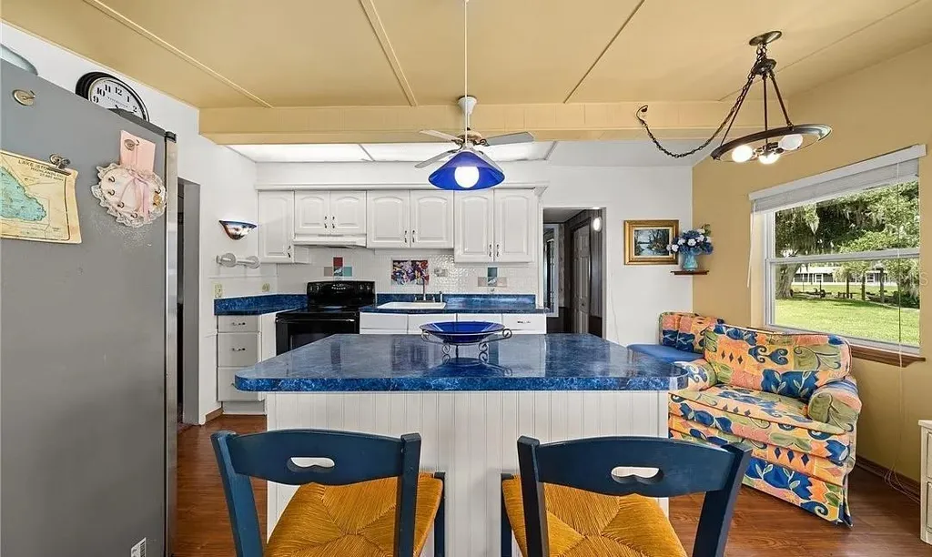 221 Speckled Perch Point Lorida FL 33857