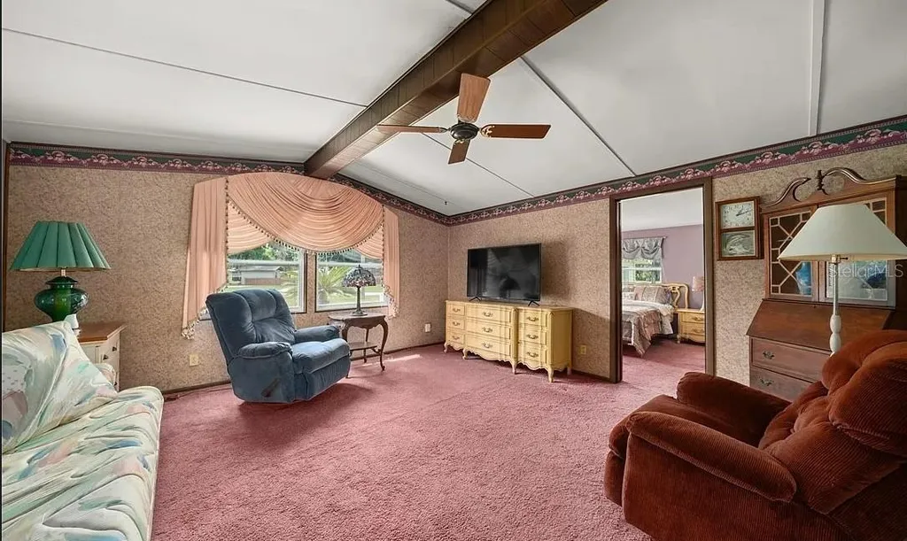 221 Speckled Perch Point Lorida FL 33857