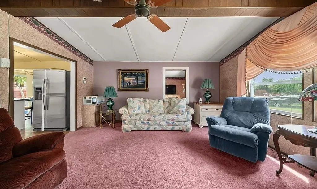 221 Speckled Perch Point Lorida FL 33857