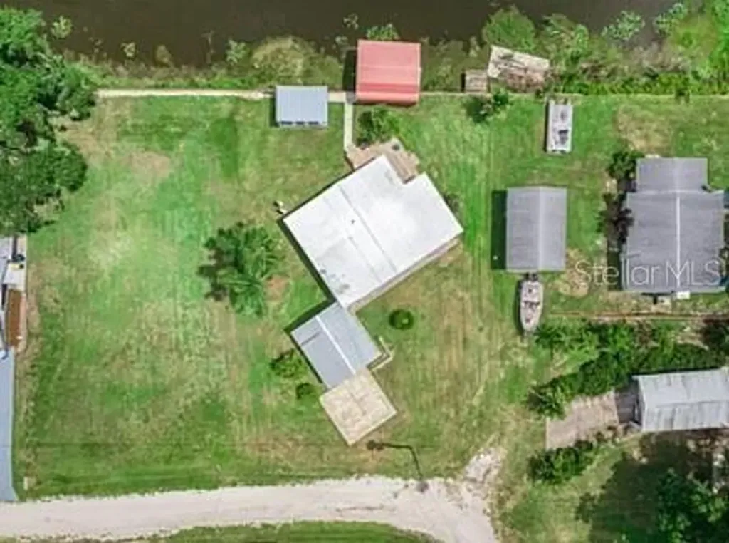 221 Speckled Perch Point Lorida FL 33857