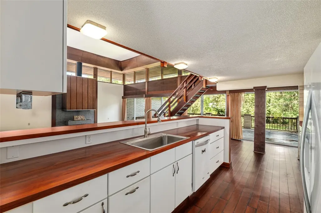 1931 NW 32nd Terrace Gainesville FL 32605