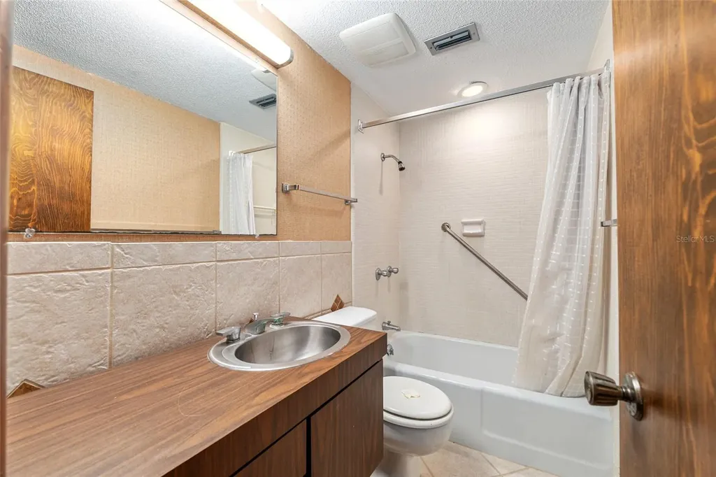 1931 NW 32nd Terrace Gainesville FL 32605