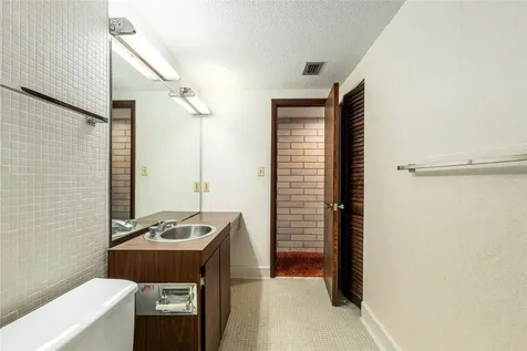 1931 NW 32nd Terrace Gainesville FL 32605