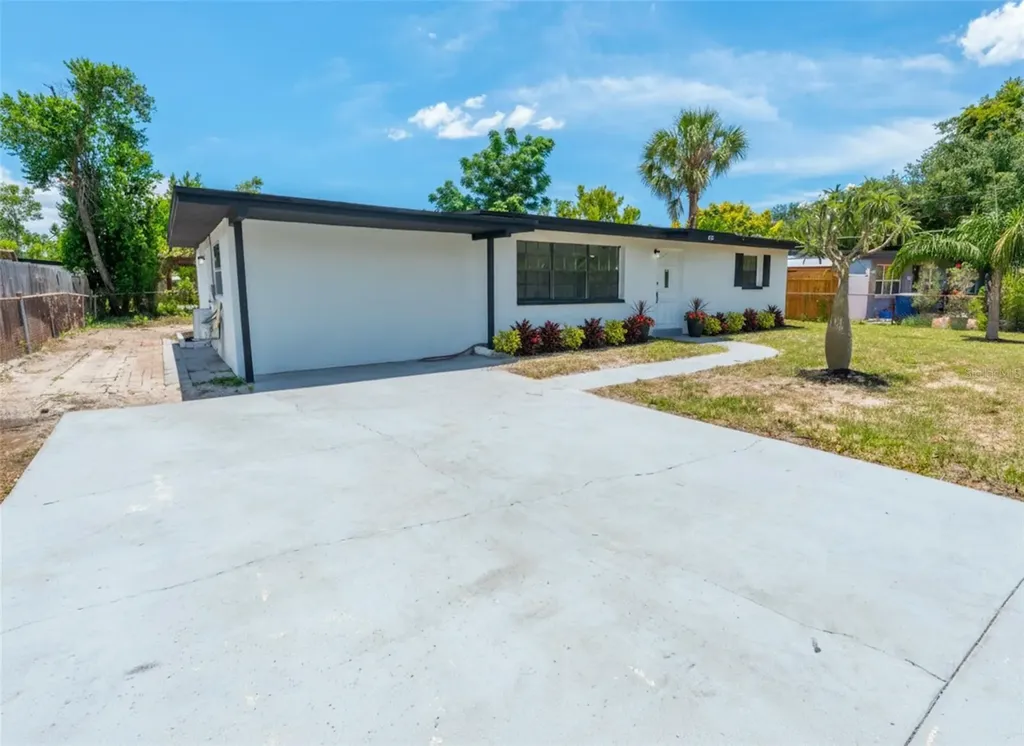 4112 W Fairview Heights Tampa FL 33616