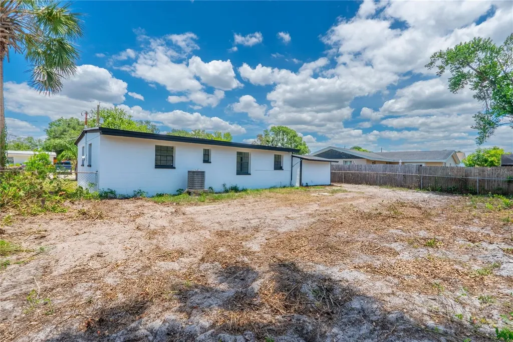 4112 W Fairview Heights Tampa FL 33616