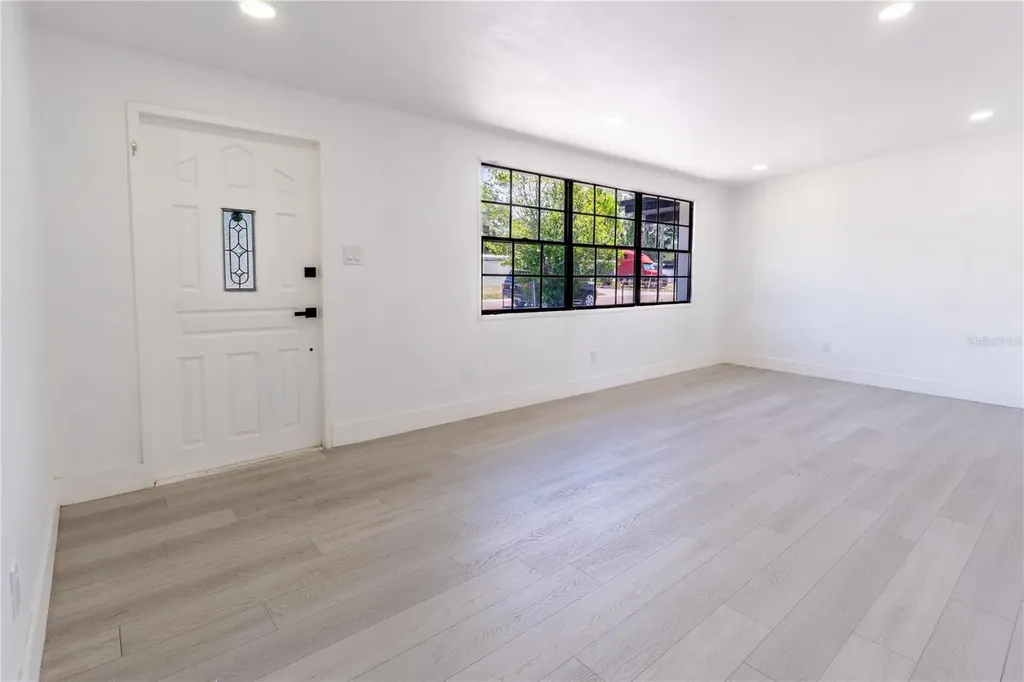 4112 W Fairview Heights Tampa FL 33616