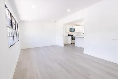 4112 W Fairview Heights Tampa FL 33616