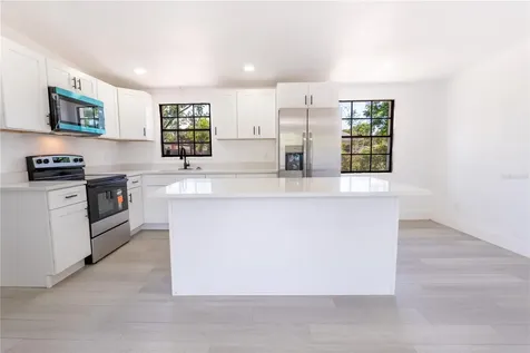 4112 W Fairview Heights Tampa FL 33616