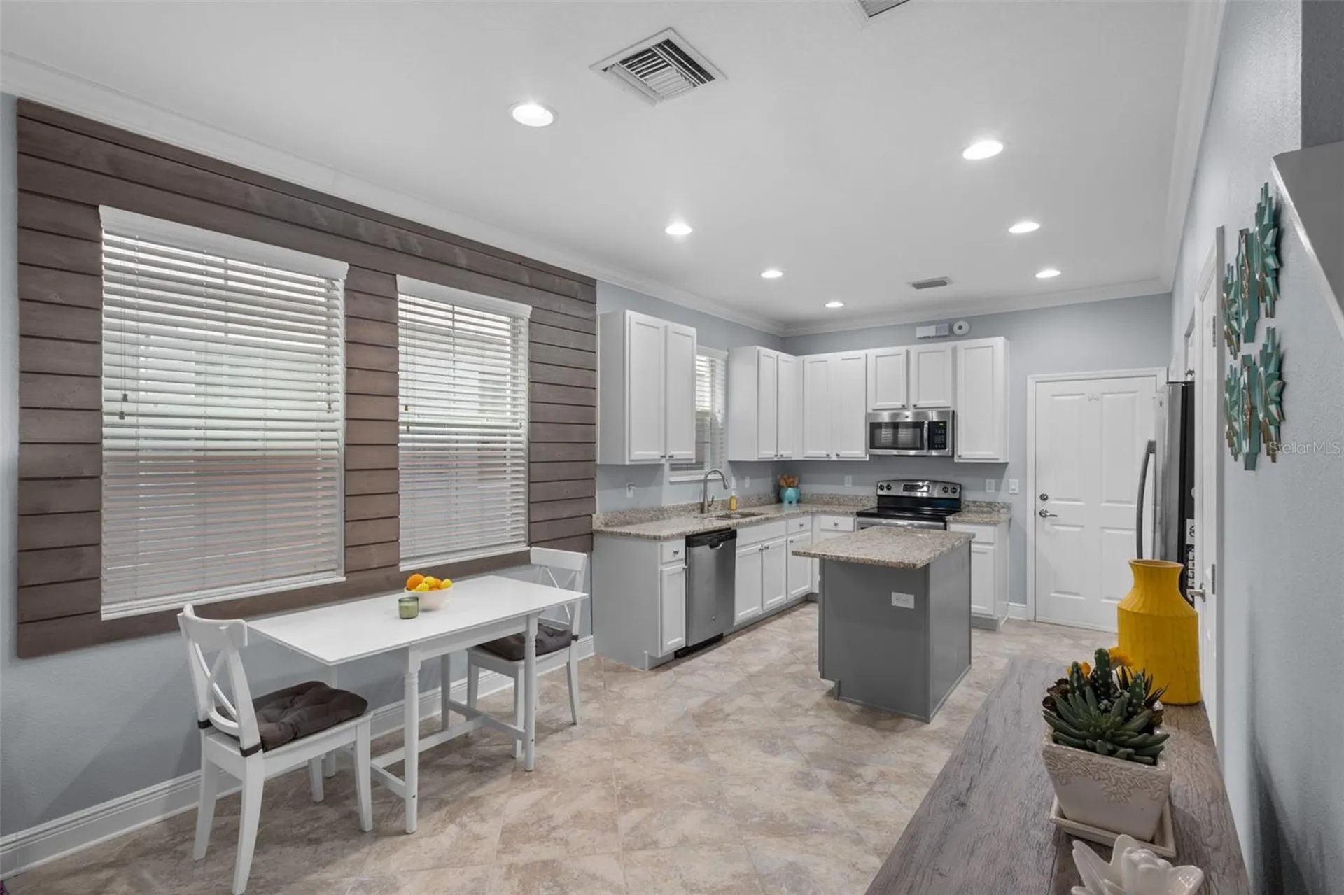 423 Aurora Way Oldsmar FL 34677