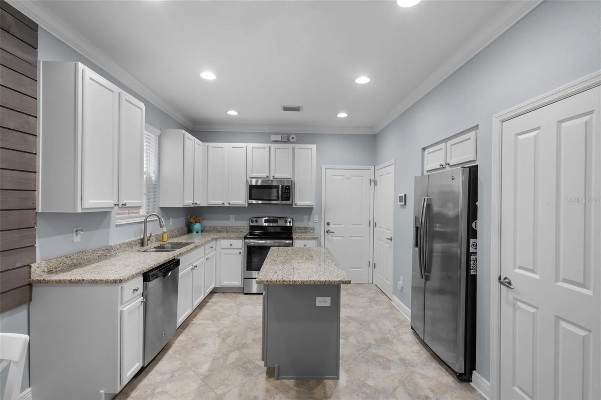 423 Aurora Way Oldsmar FL 34677