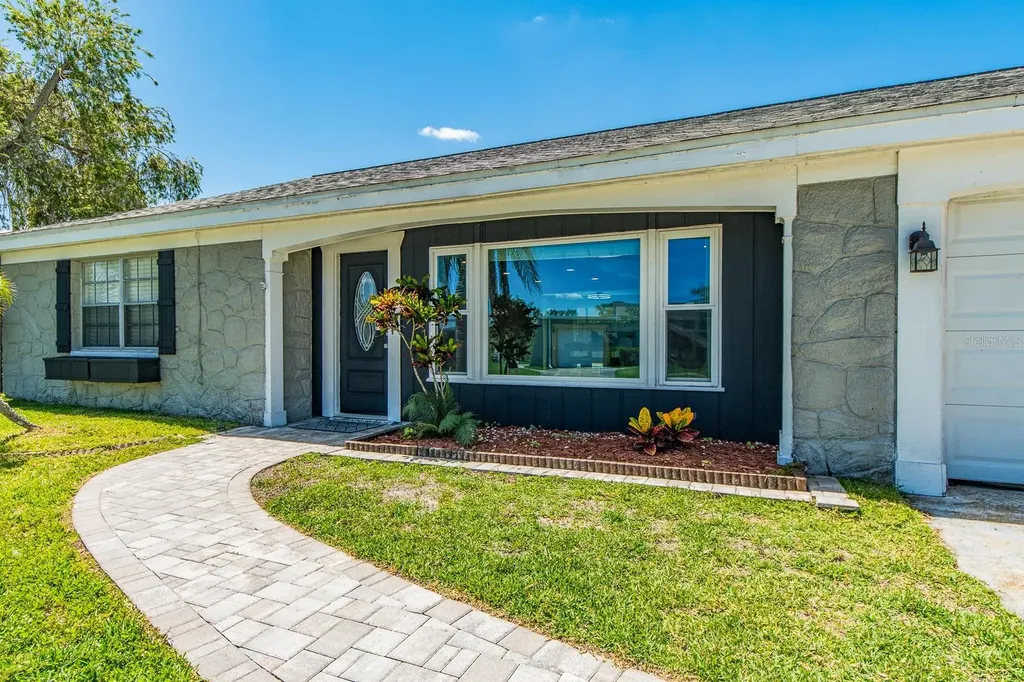 3645 Overland Holiday FL 34691