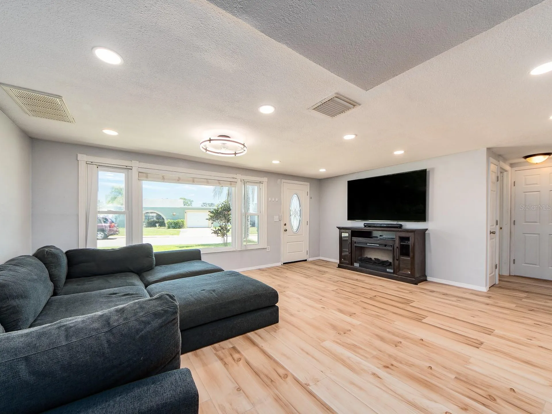 3645 Overland Holiday FL 34691