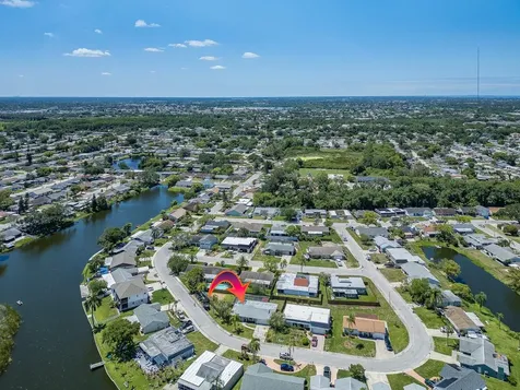 3645 Overland Holiday FL 34691