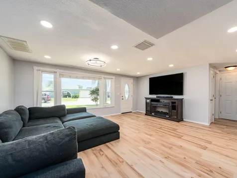 3645 Overland Holiday FL 34691