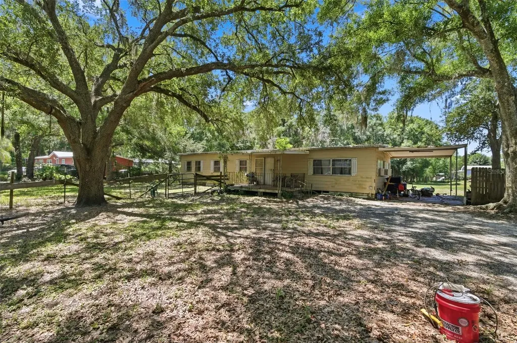 17214 Chinaberry Road Lutz FL 33558