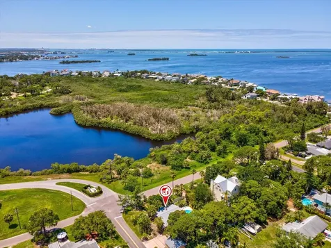 502 Florida Boulevard Crystal Beach FL 34681