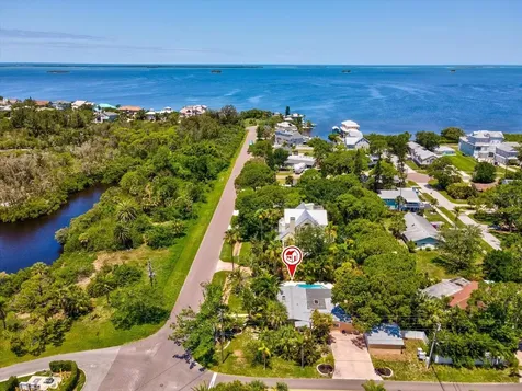 502 Florida Boulevard Crystal Beach FL 34681