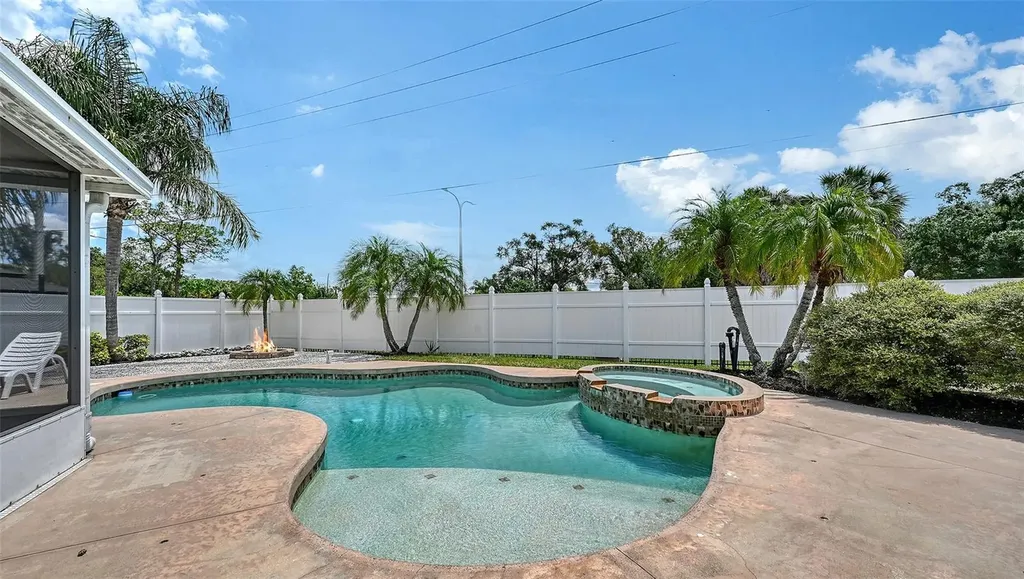 3681 Stokes Dr Drive Sarasota FL 34232