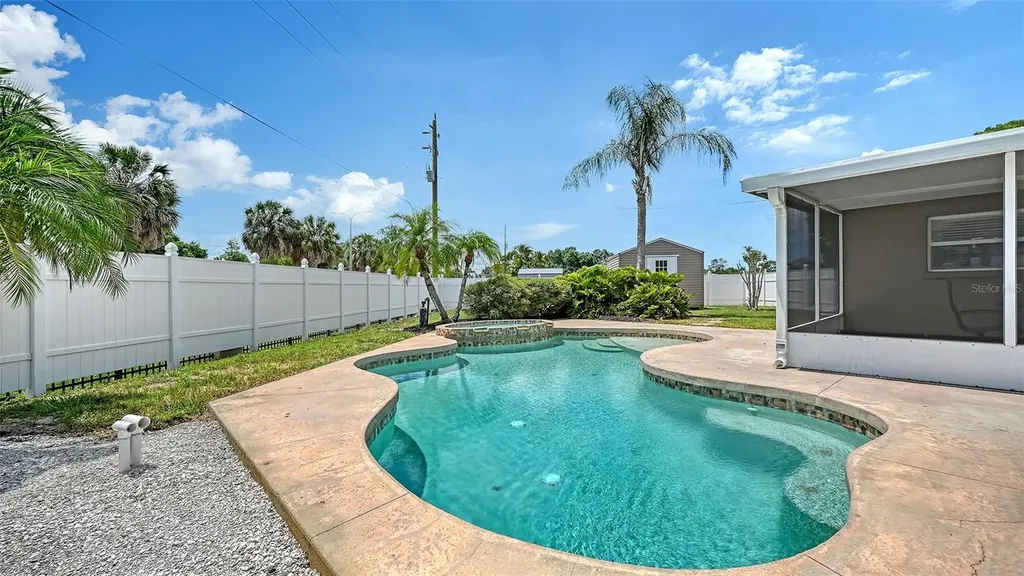 3681 Stokes Dr Drive Sarasota FL 34232