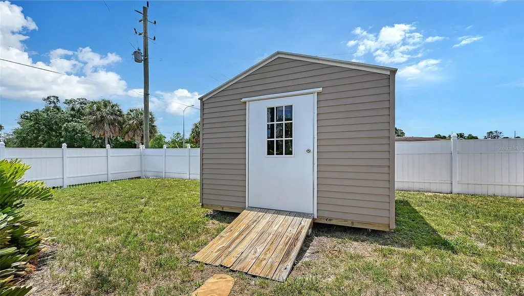 3681 Stokes Dr Drive Sarasota FL 34232