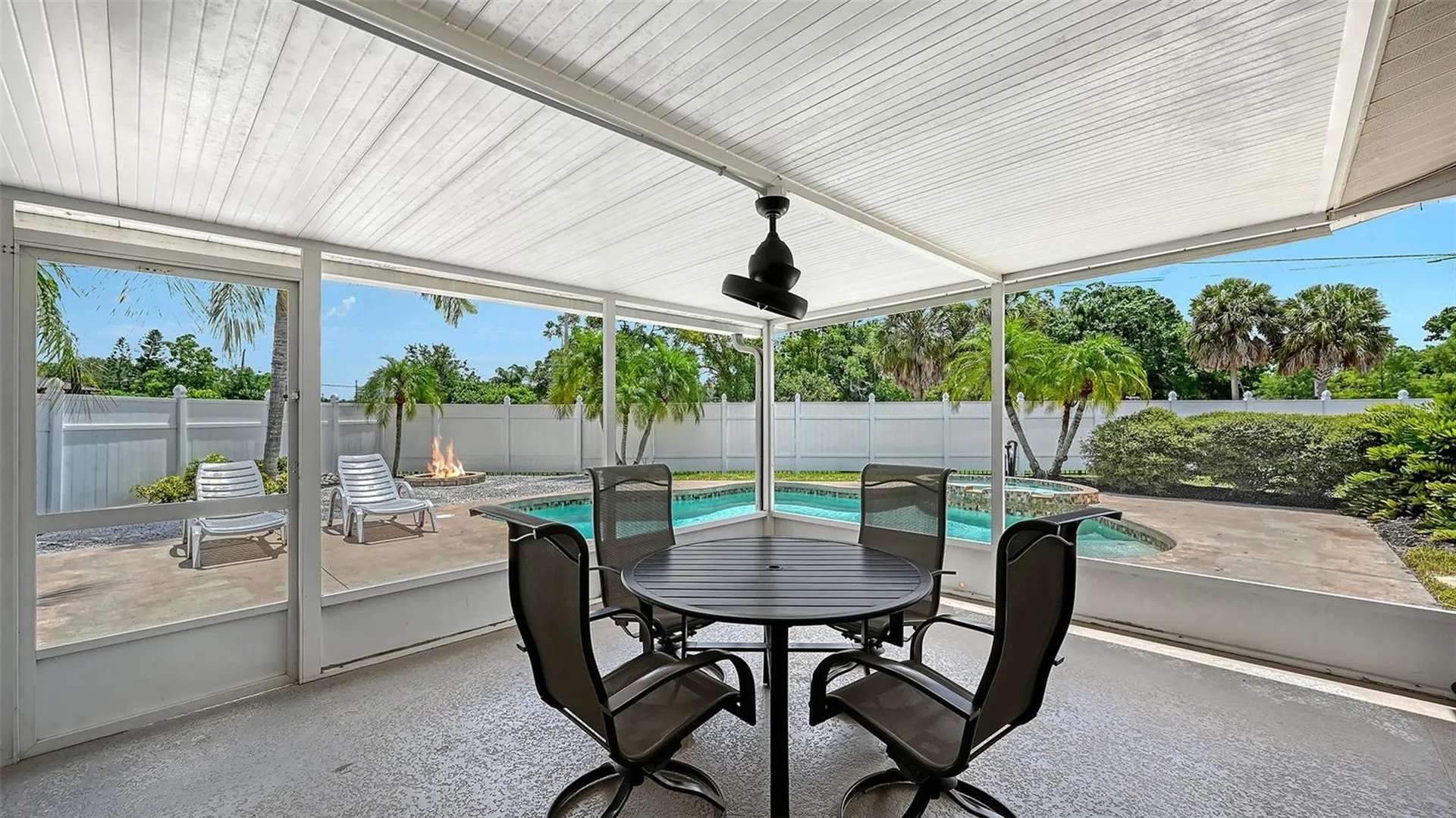 3681 Stokes Dr Drive Sarasota FL 34232