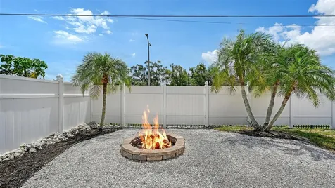 3681 Stokes Dr Drive Sarasota FL 34232