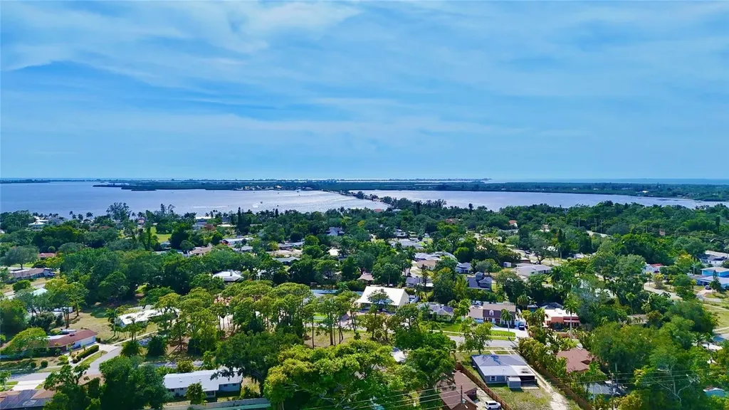7302 9th Avenue W Bradenton FL 34209