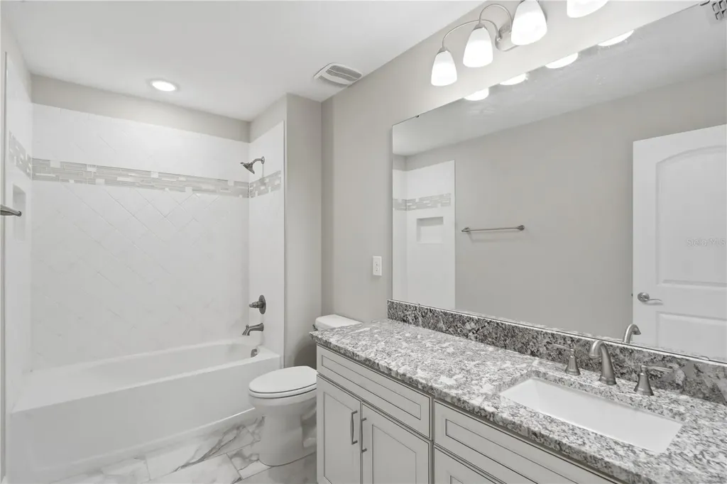 31707 Broadwater Avenue Leesburg FL 34748