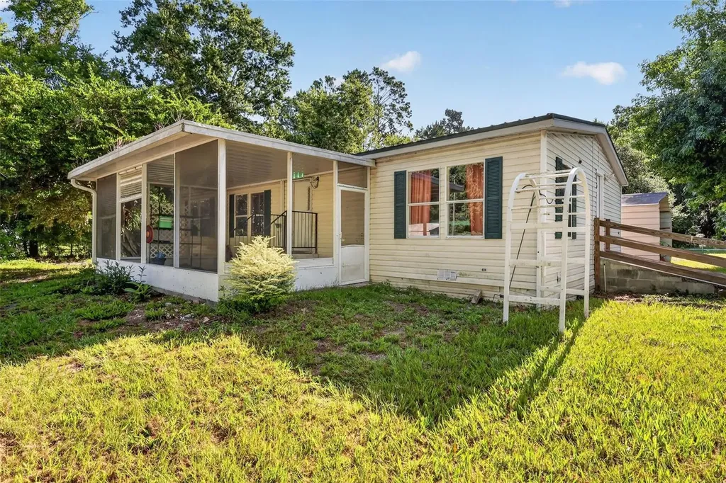 24301 Jefferson Street Astatula FL 34705
