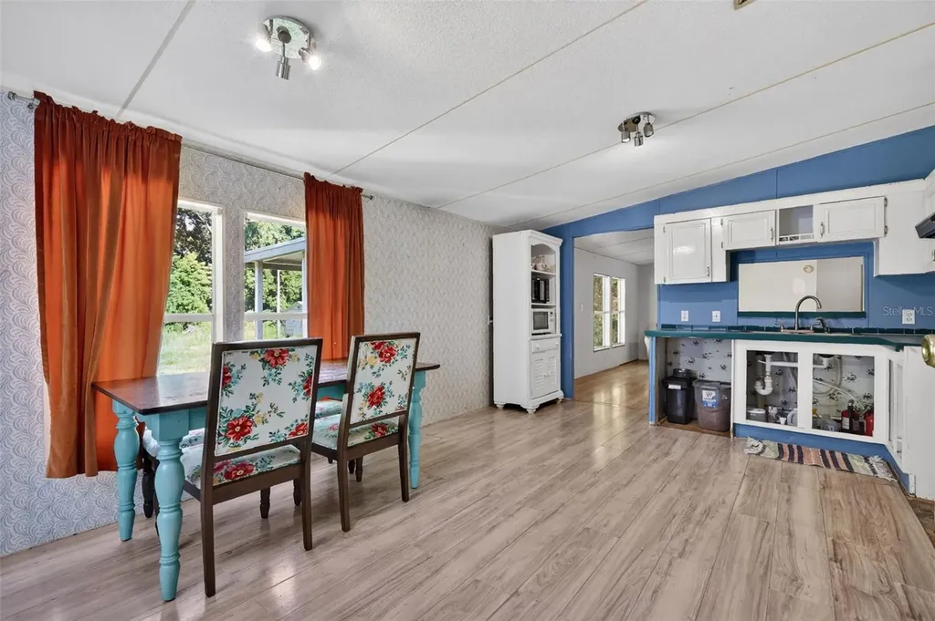 24301 Jefferson Street Astatula FL 34705