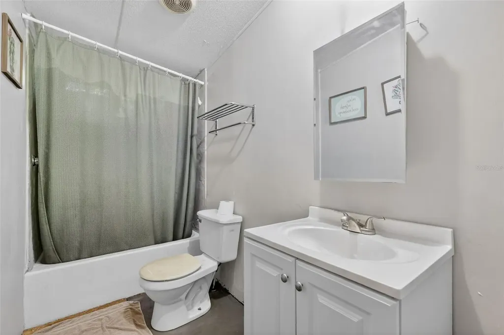 24301 Jefferson Street Astatula FL 34705