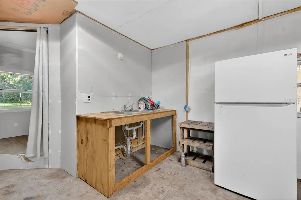 24301 Jefferson Street Astatula FL 34705