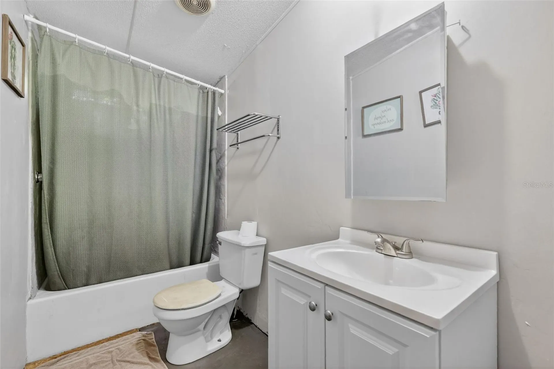 24301 Jefferson Street Astatula FL 34705